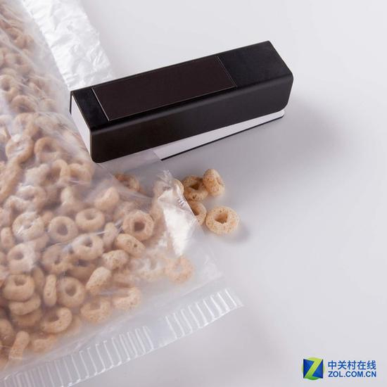 　国外正在流行吃货必备的零食封口机