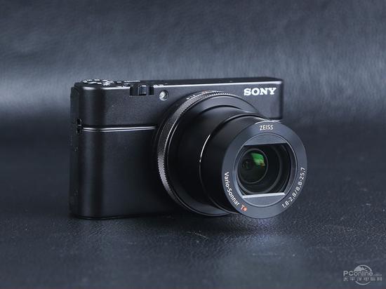 索尼黑卡?系列的产品已经过五次升级