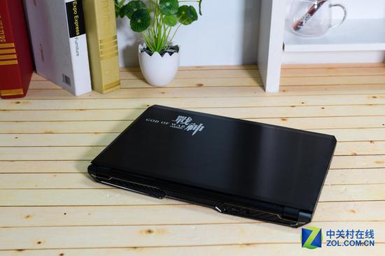 神舟战神Z8升级款背面接口