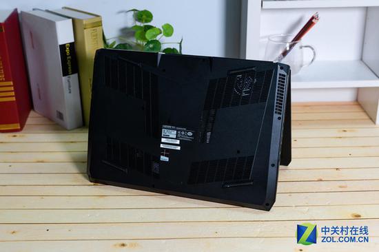 神舟战神Z8升级款背面设计