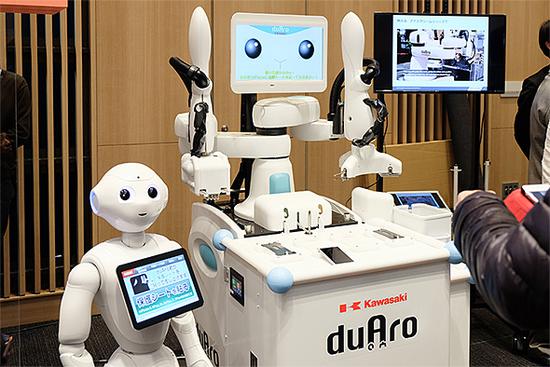 自动贴膜机器人来了 祖传贴膜小哥就要失业了