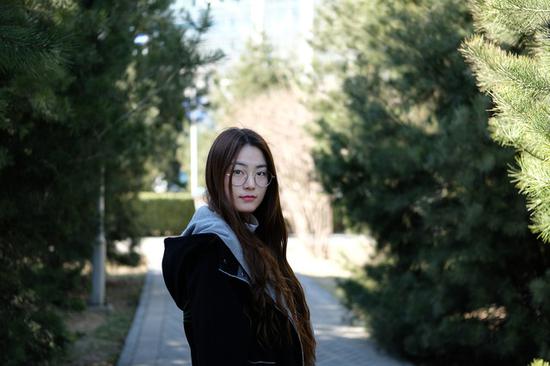 锐度出色,大光圈下也有不错的虚化效果(点击查看相关测试)