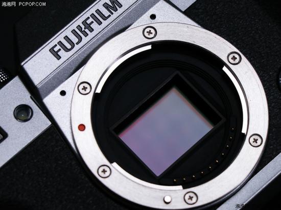 2430万像素X-TransTM CMOS III传感器