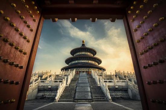 框架式构图:除了熟悉的三分法这种构图方法更好用