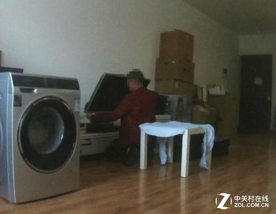 　　无数个电话催促才上门 来了竟然以为我要添加挂件