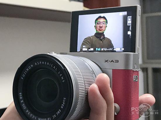眼部检测对焦功能除了能够识别人脸外还可以识别眼部进行对焦
