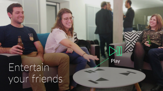 　　Hayo可以让茶几变成影音设备的遥控器。