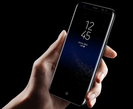 三星Galaxy S8的握持手感比上一代更出色