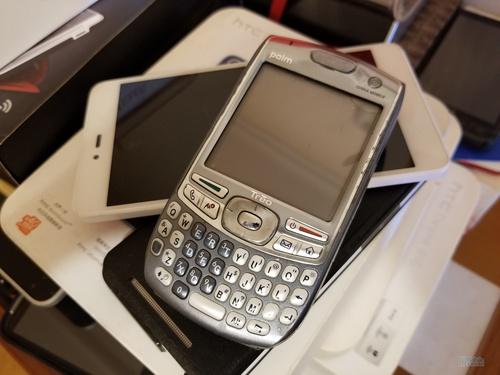 手机操作系统:不仅UbuntuTouch盘点没落的手机操作系统