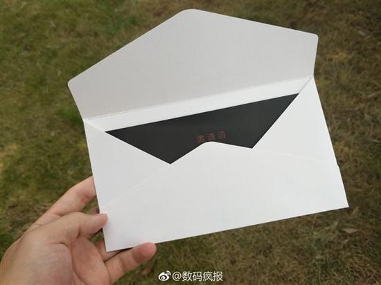 函曝光:只有一张简单的卡片|邀请函|锤子|坚果P