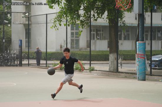 giAo-fyeyqem0679447.jpg