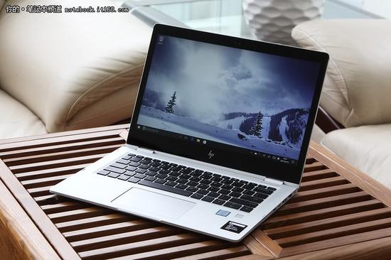 笔记本模式下的HP EliteBook x360,屏幕最大开合角度能够轻松达到180°
