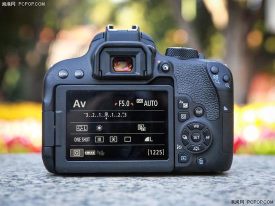 为初级用户量身打造 入门单反佳能EOS 800D