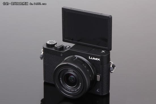 松下LUMIX GF9 屏幕支持180度翻转自拍