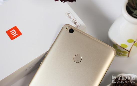 小米Max 2隐藏式天线设计 小米Max 2隐藏式天线设计