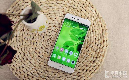 华为nova 2 Plus正面 HUAWEI nova 2 Plus正面