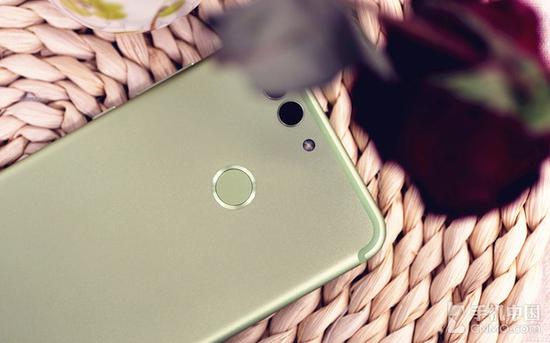 华为nova 2 Plus后置指纹 HUAWEI nova 2 Plus后置指纹