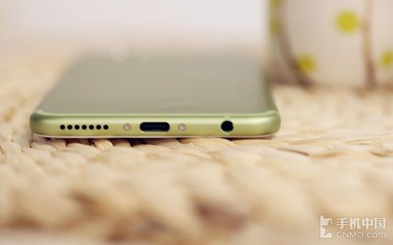 华为nova 2 Plus保留了传统耳机孔 HUAWEI nova 2 Plus保留了传统耳机孔