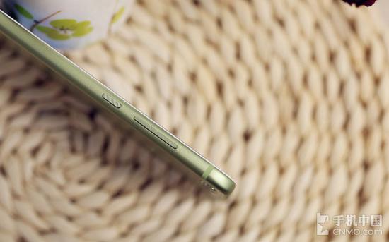 华为nova 2 Plus机身厚度仅6.9mm HUAWEI nova 2 Plus机身厚度仅6.9mm