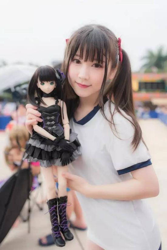 漫展图片:不会人像后期?那如何撩漫展上的美少女
