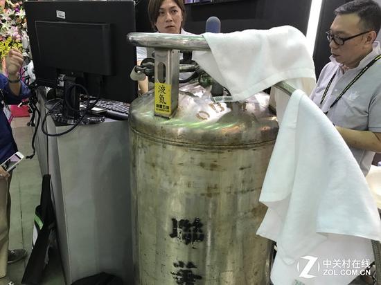 一大罐液氮 想想都害怕