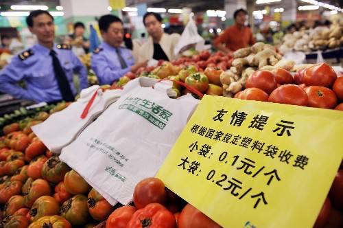 塑料饭盒:网络订餐新难题:日均4000万个塑料餐盒如何处理?