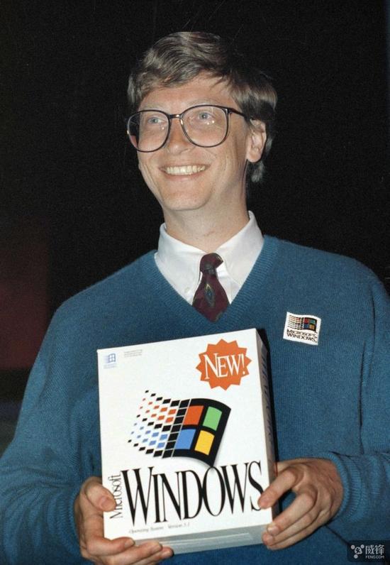 但 Windows 确实胜出了。80 年代晚期,Windows 在 PC 上的发展势头无人可挡。