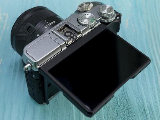 微单相机哪款最好 佳能EOS M6配备翻转触控屏