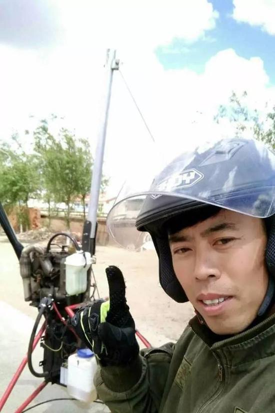 黑龙江飞机:一黑龙江农民为在直播中吸粉花9个月造飞机