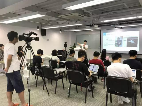 空间黑科技AUTO3D发布全景扫描快速解决方案