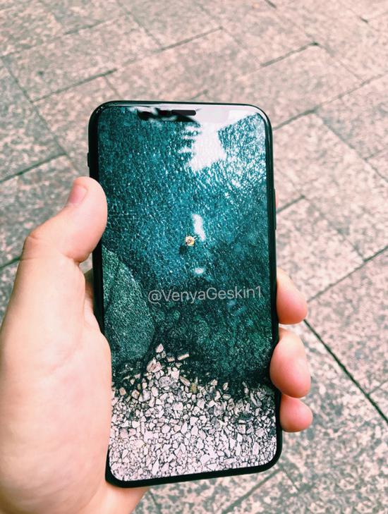 iPhone 8真机效果图