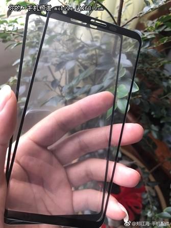 ▲左为iPhone8,右为Note8