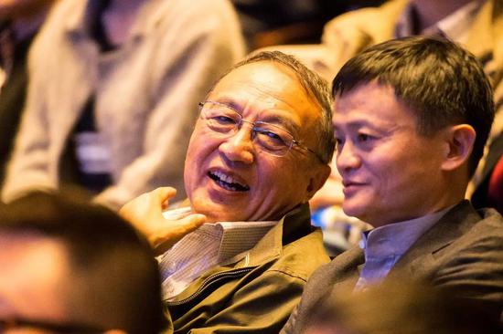 柳传志演讲:马云在美国演讲柳传志激动点赞这背后是有原因的!