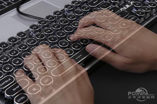 狼蛛键盘:觉得桌面不够格调?打字机风格狼蛛守望者不能错过