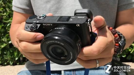 出门旅游选谁 佳能EOS M6对比索尼A6300相机