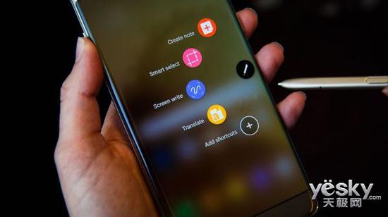 三星Note8真机背面部分曝光:双摄闪光灯一体