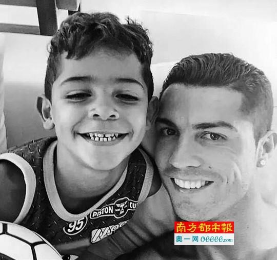 网红C罗如何运营社交账号?发广告每条赚270万