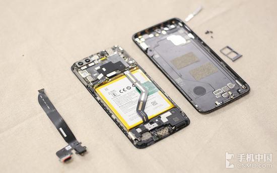 一加手机5拆机:拆完扔水里依旧能防水!|一加|拆