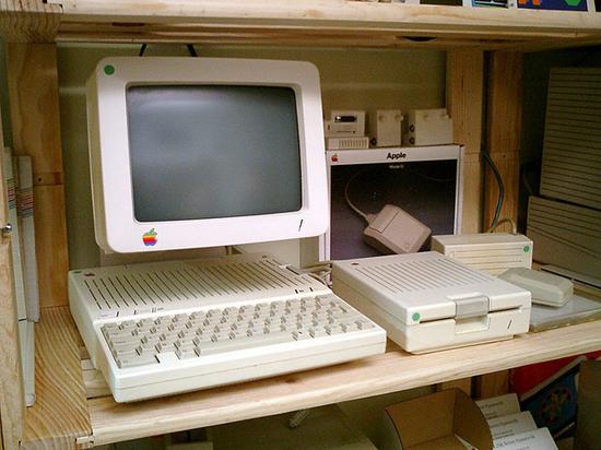 AppleIIC（图片引自wikimedia）