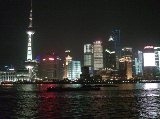 入坑摄影前必看相机画幅究竟是什么? 手机拍夜景容易出现噪点问题,画面颗粒感较强