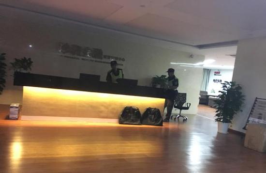 妙资金融:妙资金融涉嫌非法吸收公众存款警方已立案侦查 人去楼空的妙资金融