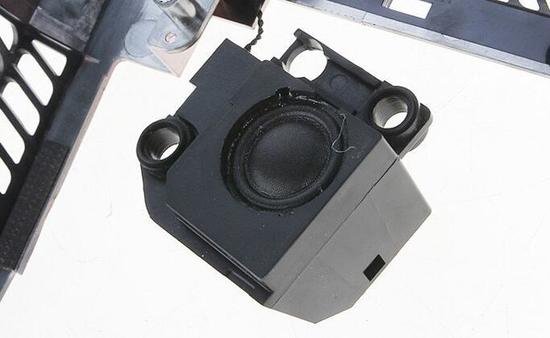 某品牌游戏本的扬声器,体积在笔记本中已经出类拔萃(图片来自网络)