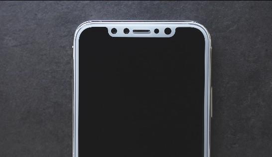 iPhone 8分离式状态栏细节曝光(图片引自微博)