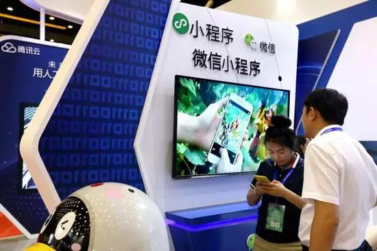 小程序火了:百万人网络讨饭 开发者发愁封号|小