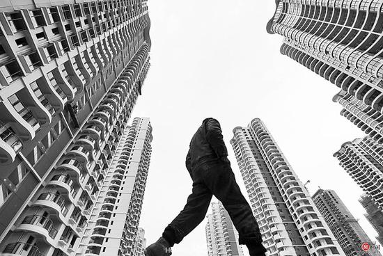 漂在一线城市的年轻人们真的能租房过一辈子吗? (图片来自:新浪财经头条)