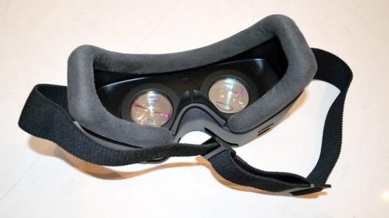 歌尔4k显示屏vr头盔 首款采用采用"闪电"