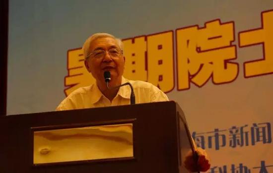 著名植物生理学家、中科院院士许智宏在上海科学会堂做报告