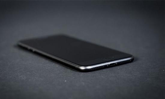 宣战三星 曝苹果明年将发"巨型"iPhone