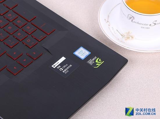 采用i7-7700HQ+GTX 1070