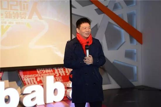 杭州人余涌2004年进入阿里巴巴,现今已是阿里巴巴副总裁、“中供”掌门人。